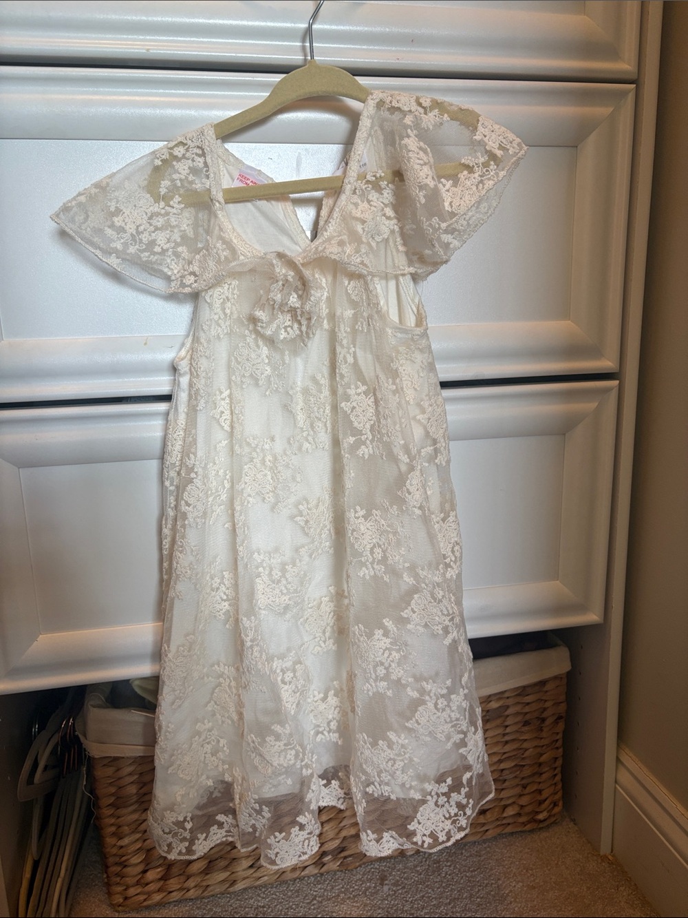 Zara Girls' Ivory Lace Party Dress with Flutter Sleeves